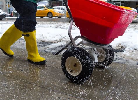 7 Snow Shoveling Lessons No One Ever Taught You Shoveling Snow Ice