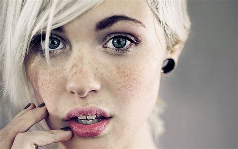 Wallpaper Face White Women Model Open Mouth Green Eyes Freckles