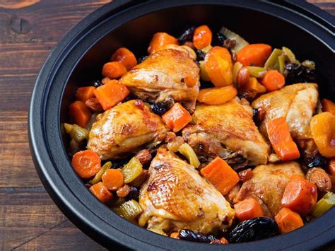 Prenez l'habitude de cuisiner des plats agrémentés d'aromates ou d'épices. Tajine de poulet à la marocaine au Cookeo | Recette en ...