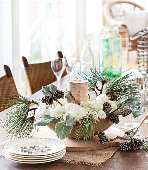 23 Beautiful Christmas Centerpieces To Set Your Holiday Table With