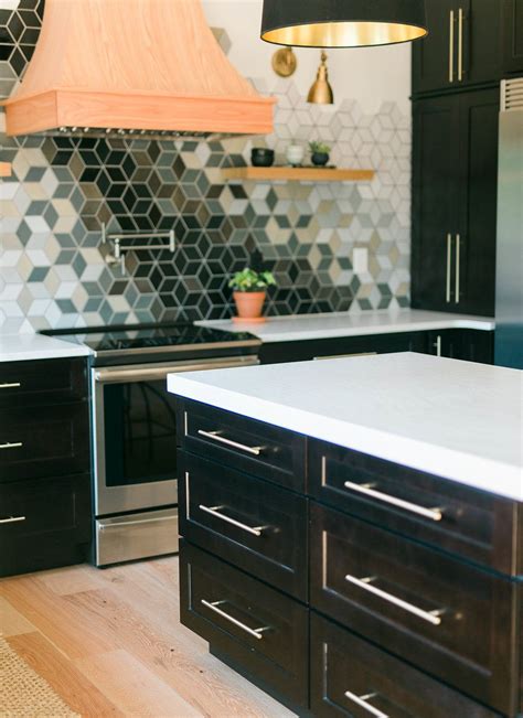 12 Ceramic Tile Backsplash Ideas You Should Seriously See | Hunker
