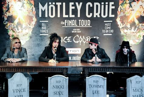 mötley crüe to reunite four years after final farewell show for tour with def leppard