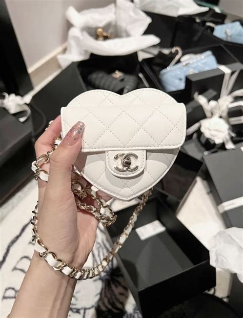 Pin By Ji Hye Lee On Lace In 2022 Chanel Bag Heart Bag White Chanel Bag