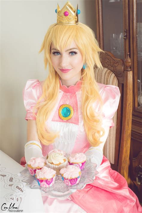 Luxlo Cosplay Princess Peach