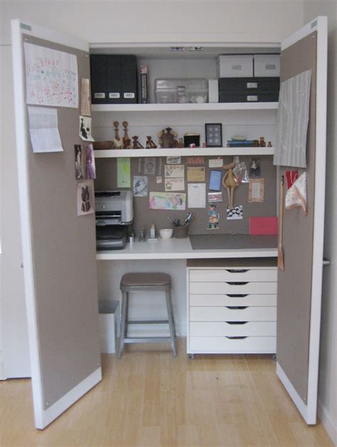 So, before you can get started on your closet into office transformation, you need to think about what kind of office you plan on ending up with. DIY Projects & Crafts | Home office closet, Closet office ...