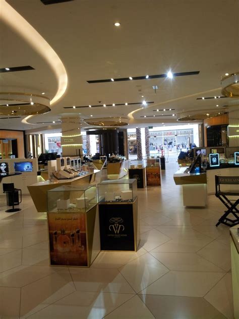 Western Valley V Collection In Harvey Nichols In Kuwait V Collection