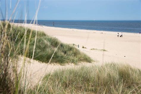 30 Great Caravan Parks on or Very Near to a Beach - UK
