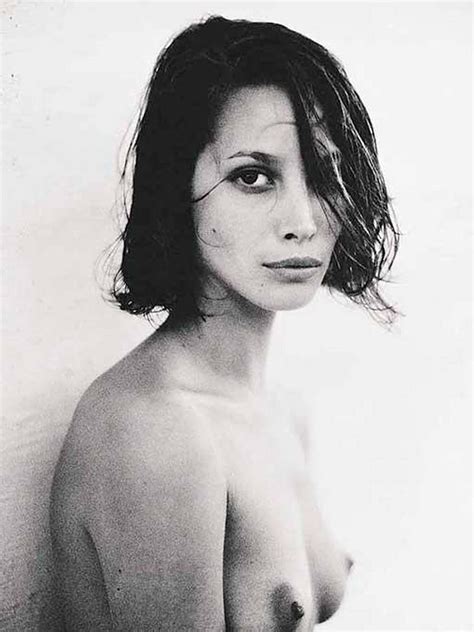Sante D Orazio Christy Turlington On Bed Nude Portrait Of The