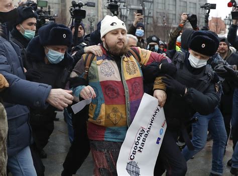Over Navalny Supporters Detained At Anti Putin Protests Daily Sabah