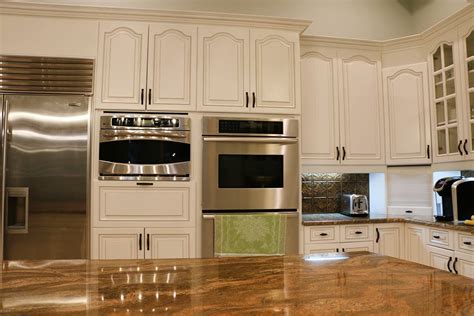 Pinstripe Glaze Kitchen Cabients Premier Cabinet Painting And Refinishing