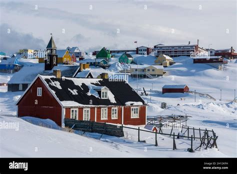 Colorful Houses In Ilulissat Ilulissat Greenland Stock Photo Alamy