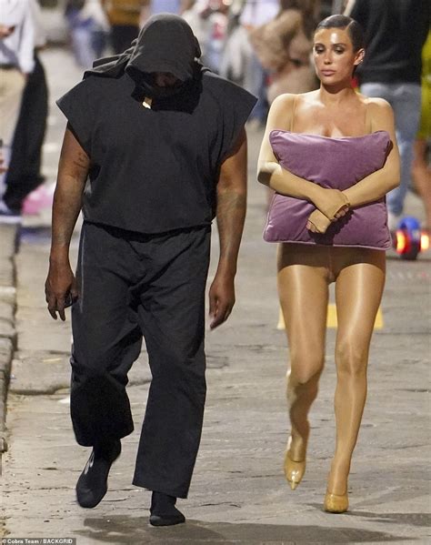 Exclusive Kanye West S Wife Bianca Censori Strolls In Italy Topless Thejjreport
