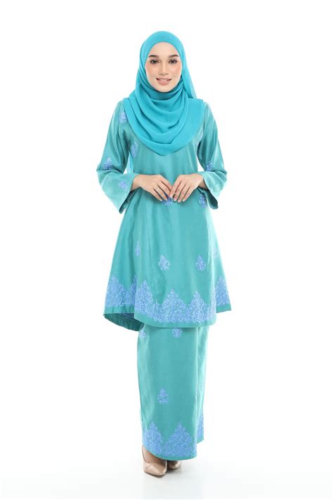 Baju kurung wanita satin velvet tradisional melayu. 15+ Trend Terbaru Baju Melayu Moden Wanita - JM | Jewelry ...