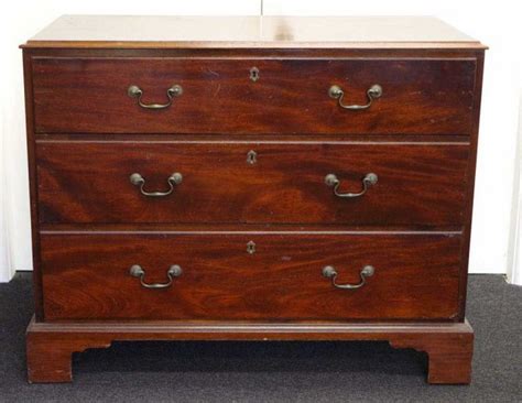 Georgian mahogany chest of drawers with 3 long drawers ...