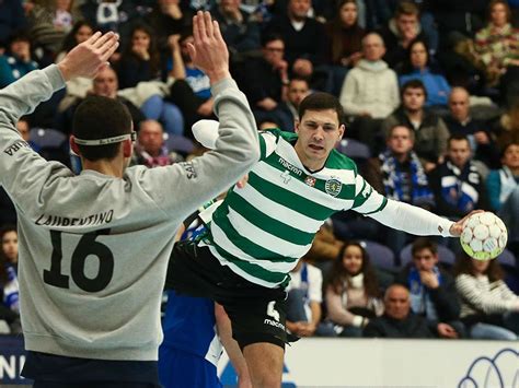 Fc porto é tricampeão nacional de andebol 2010/11 ! Andebol: FC Porto e Sporting vencem | MAISFUTEBOL