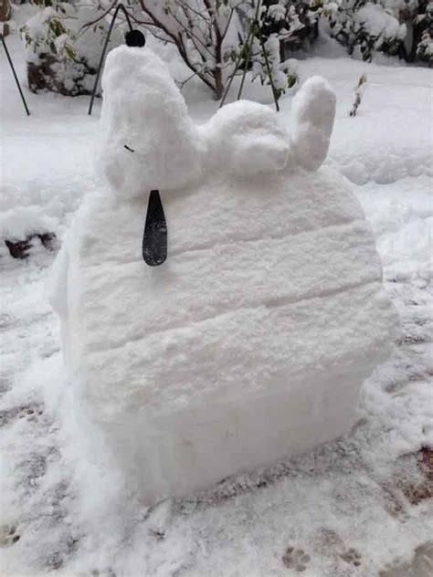 23 Awesome Dog Shaped Snowmen Pictures Dogtime Snow Sculptures