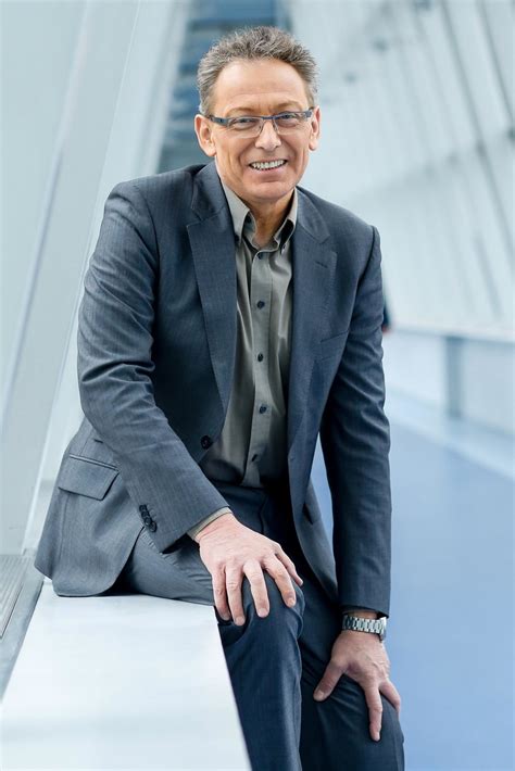 He is an actor, known for смоленск (2016), 07 zglos sie (1976) and na wspólnej (2003). Jacek Borkowski dostał rozwód kościelny