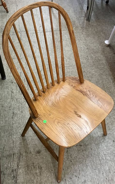 Uhuru Furniture And Collectibles Pair Of Oak Windsor Chairs 55 Sold