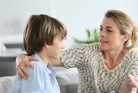 Der Sohn Stellte Seiner Mutter Rechnung Für Die Hilfe Im Haus Sie