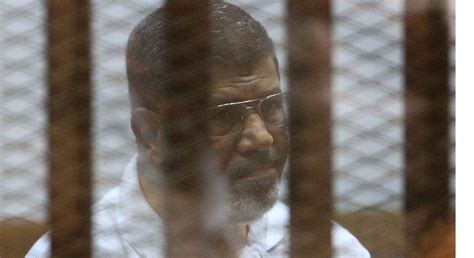 مصر إحالة مرسي إلى الجنائية بتهمة تسريب وثائق تخص الأمن القومي إلى