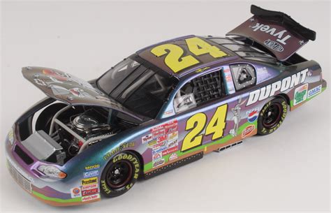 Jeff Gordon LE NASCAR #24 DuPont / Looney Tunes 2001 Monte ...