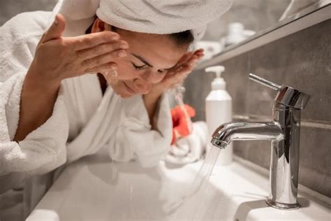 Foto 8 Cara Mencuci Muka Yang Benar Jangan Sampai Salah