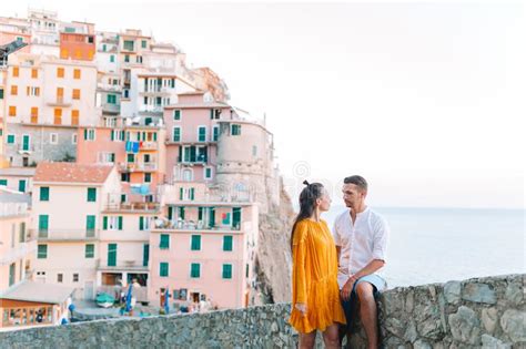 Happy Couple Background Stunning Village Of Manarola Cinque Terre