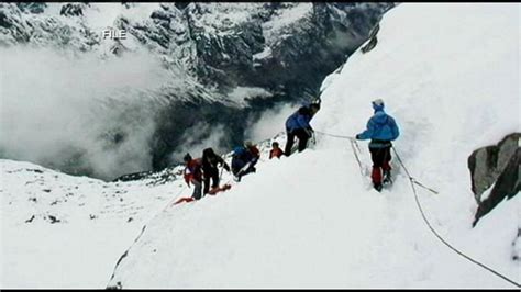 Mt Everest Avalanche Kills 12 Video Abc News