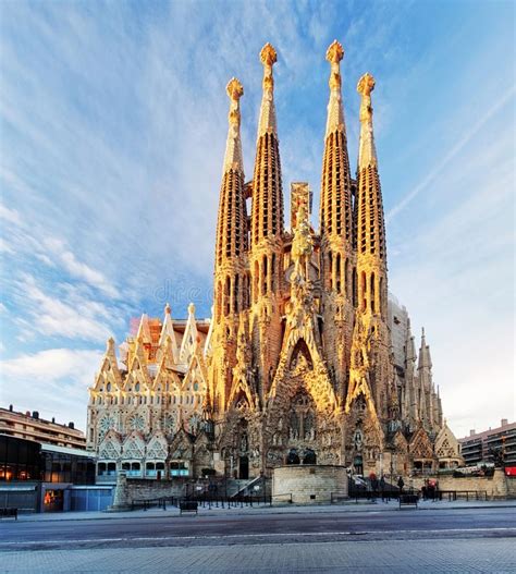In the section of opening times and prices. Καθεδρικός ναός της Βαρκελώνης Sagrada Familia από Gaudi ...