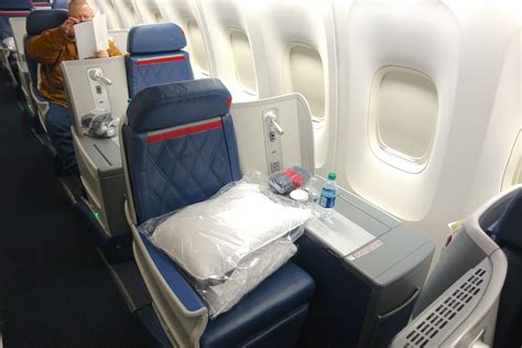 Review Delta 767 400er Business Class Atlanta To Lima