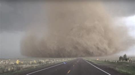 Insane Up-Close Footage of Colorado Tornado | Unofficial Networks