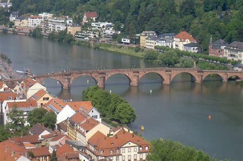 Der Neckar Und Die Alte Brücke In Heidelberg Aufnahme Juli 2005