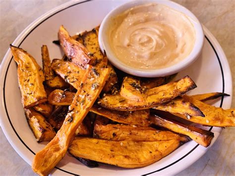 These are a healthy alternative to regular i almost always prefer sweet potato fries over regular fries. Oven Roasted Za'atar Sweet Potato Fries with Chili Mayo - Recipe! - Live. Love. Laugh. Food.