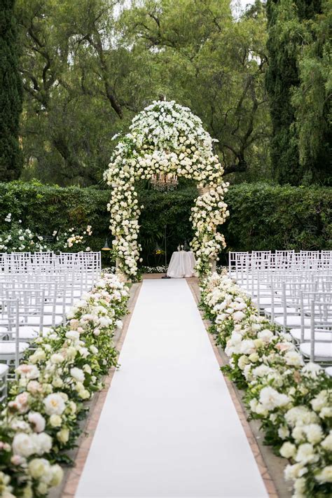 Ideas for Your Wedding Aisle Décor at the Ceremony Garden weddings ceremony Wedding aisle
