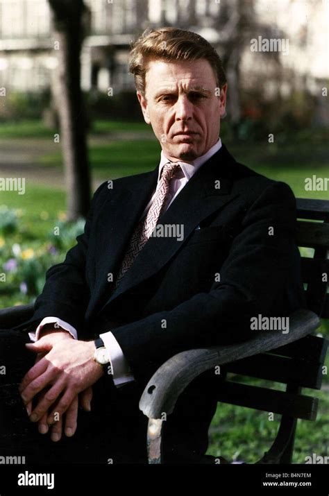 Edward Fox Actor Sitting On A Park Bench September Stock Photo Alamy