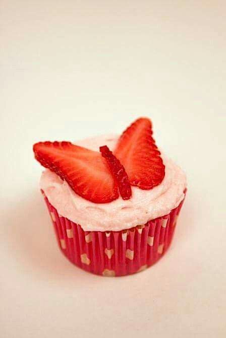 Strawberry Garnish Sweet Tooth Pinterest Decorate Cupcakes Cake