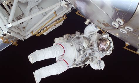 How To What Is The Farthest An Astronaut Has Traveled Into Space