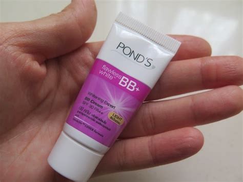 If otherwise, it's a fake product which is being sold widely using royal. The Blackmentos Beauty Box: Review: Pond's Flawless White ...