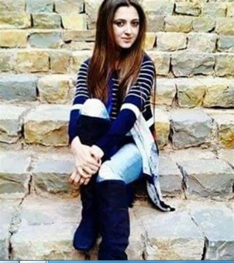 According to some sources, she was the student of the kinnaird college, lahore and atif was studying at government university, lahore at that time. Beautiful Pictures of Atif Aslam and his Wife Sara ...