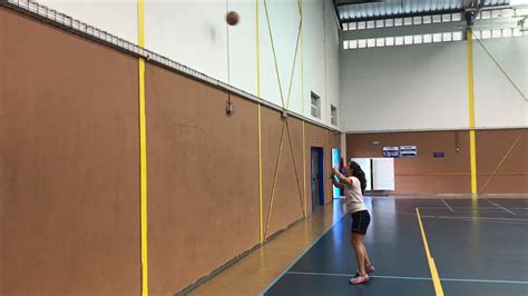 Voleibol Técnica Toque de Dedos contra la pared Educación Física YouTube