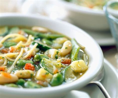 Collection de morinlouisb • dernière mise à jour il y a 2 heures. Le chef Cyril Lignac vous présente le minestrone d'été ...