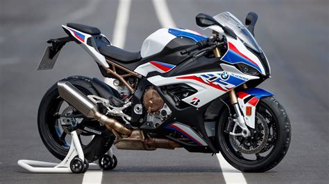 Forty a long time ago, we introduced the r eighty g/s for the first time since the conceptual pioneer of touring enduros. Robb Report Test Rides the 2020 BMW S 1000 RR M Sport ...
