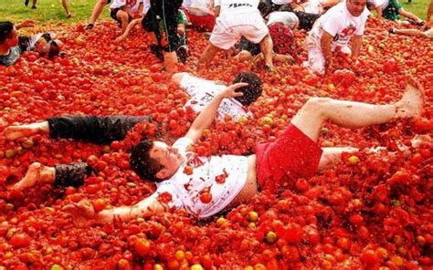 La Tomatina 2014 Are You Attending The Tomatina Festival In Spain