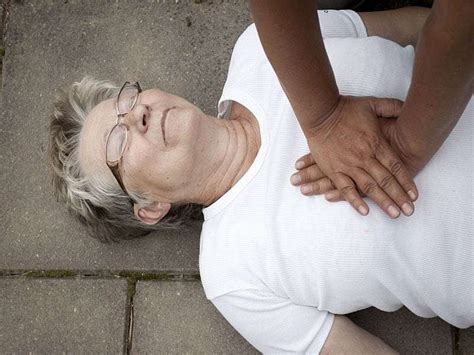 People Overestimate Success Of Cpr