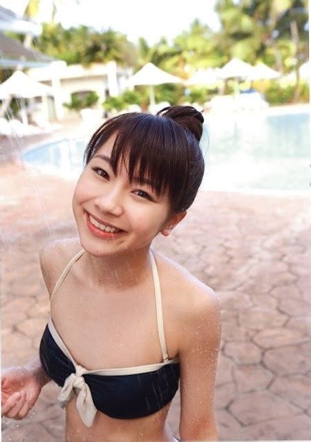 Morning Musume Ayumi Ishida Previews De Photobook Idols Love
