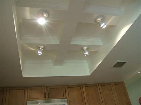 Fluorescent ceiling lights are found in an increasing number of homes due to their energy efficiency and long life. Ideas for the hideous fluorescent soffit lighting in our ...