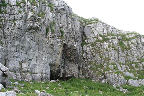 Attermire Cave The Keyhole In The Cliff Dales Rocks