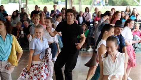 A man's drive at lake lure on a dirty dancing quest. Dirty Dancing on Lake Lure - Deep South Magazine