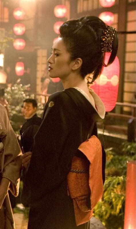 gong li as hatsumomo in the movie memoirs of a geisha what a stunningly beautiful woman
