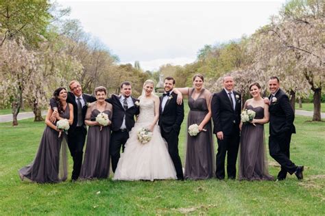 Brides 89 Year Old Grandma Steals The Show As A Beautiful Bridesmaid